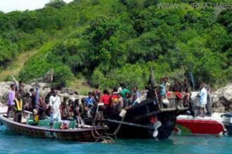rohinga at indonesian bay