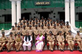 অচিরেই আরো ৪০,০০০ পুলিশ নিয়োগ : প্রধানমন্ত্রী - Surma Times Archive