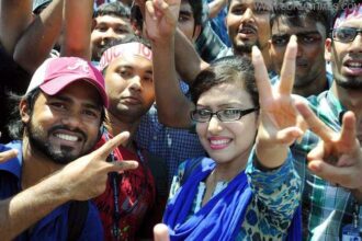 রাজপথের আন্দোলনে নতুন নজির - Surma Times Archive