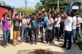 কেন্দ্রীয় ছাত্রলীগের হস্তক্ষেপ কামনায় সিলেটে গণস্বাক্ষর - Surma Times Archive