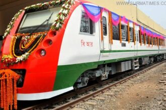 তিন বিশ্ববিদ্যালয়ে ডেমু ট্রেন চালুর নির্দেশ প্রধানমন্ত্রীর - Surma Times Archive