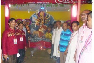 নবীগঞ্জে উপজেলা জাতীয় হিন্দু মহাজোট নেতৃবৃন্দের ৭ টি ইউনিয়নে ২০ টি দূর্গাপুজা মন্ডপ পরিদর্শন - Surma Times Archive