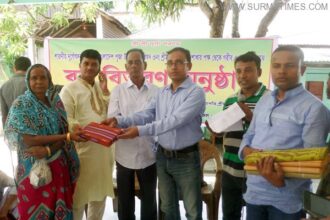 শ্রীমঙ্গলে দূস্থ্যদের মাঝে নতুন পোশাক বিতরণ - Surma Times Archive