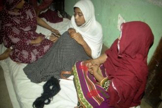 বিয়ের চারদিনের মধ্যেই স্ত্রী'র চুল কেটে হাত ভেঙে দিলো যৌতুকলোভী স্বামী - Surma Times Archive