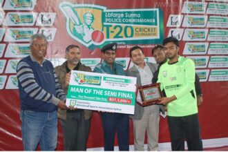 পুলিশ কমিশনার টি-২০ ক্রিকেট  টুনামেন্টের ফাইনেলে ইলেভেন ব্রাদার্স কাব - Surma Times Archive