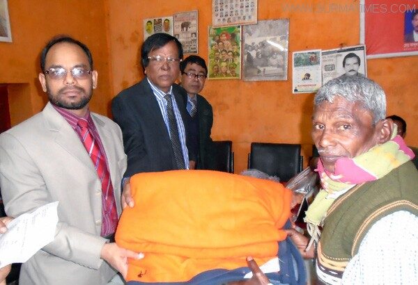 শ্রীমঙ্গলে ৭১’ এর মুক্তিযোদ্ধাদের মধ্যে শীতবস্ত্র বিতরন - Surma Times Archive