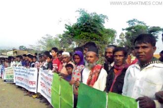 বিছানাকান্দিতে মানববন্ধনে চাঁদাবাজদের হামলা, গ্রেফতার- ১ - Surma Times Archive