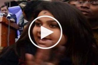 এবার কেজরিওয়ালের মুখে কালি দিল এক নারী (ভিডিও সহ) - Surma Times Archive