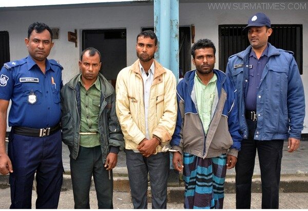 বিশ্বনাথে জনতার হাতে  গরুসহ ৩ চোর আটক - Surma Times Archive