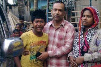 ফেসবুকের কল্যানে হারিয়ে যাওয়া ছেলে খুঁজে পেলেন মা-বাবা - Surma Times Archive