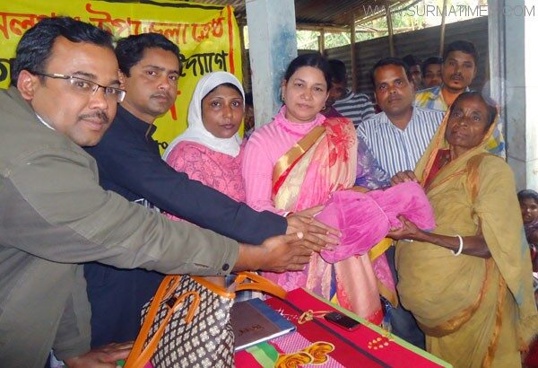 কমলগঞ্জে বস্ত্র বিতরন - Surma Times Archive