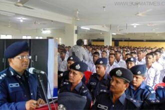 পুলিশও অপরাধ করলে  কোনো ছাড় নেই : প্রশিক্ষণ কর্মসূচির উদ্বোধনে ডিআইজি - Surma Times Archive