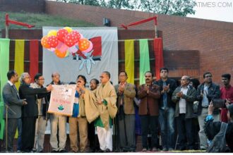 একুশে বাংলা’র বর্ণীল সাহিত্য উৎসব  সাহিত্য কখোনই কারো সাথে প্রতারনা করেনা : লুৎফর রহমান রিটন - Surma Times Archive