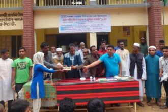 গোলাপগঞ্জে স্বেচ্ছা সেবক পাঠশালার বিজয় দিবস উদযাপন ও গুণীজন সংবর্ধনা - Surma Times Archive