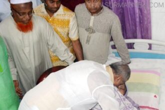 মায়ের সাথে দেখা করলেন আরিফ - Surma Times Archive
