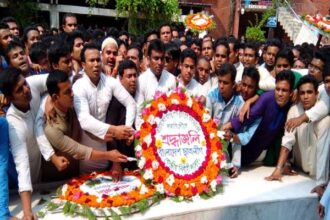 বঙ্গবন্ধুর সমাধিতে কেন্দ্রীয়  ছাত্রলীগের শ্রদ্ধা - Surma Times Archive