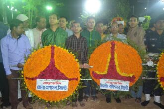 স্বাধীনতার প্রথম প্রহরে সিলেট  শহিদমিনারে মানুষের ঢল - Surma Times Archive