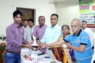 সোনারগাও মিডিয়া এন্ড ফিল্ম প্রোডাকশনের গুনীজন সংবর্ধনা ও নাটক ইয়াবা প্রদর্শন - Surma Times Archive