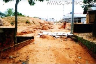 সিলেটে প্রবাসীর বাড়িতে হামলা লুটপাট : গ্রেফতার নেই - Surma Times Archive